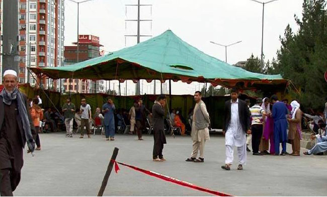 معترضان کابل شماری از خیمه‌های شان را برچیدند